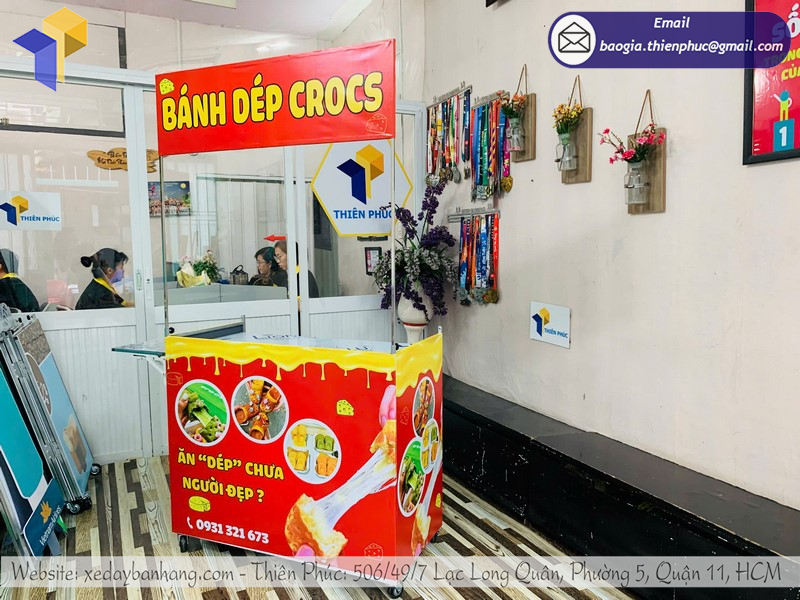 xe-ban-banh-dep-crocs-tphcm