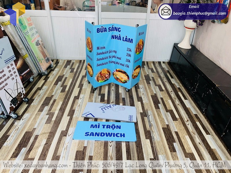 xe-ban-sandwich-luu-dong-gon