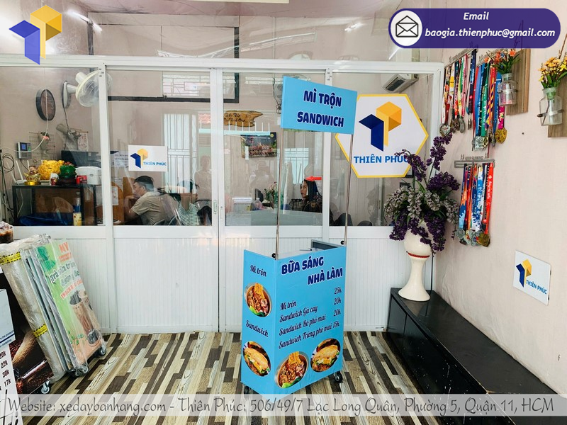 xe-ban-sandwich-luu-dong-re