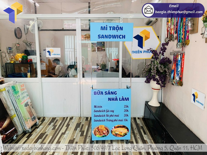 xe-ban-sandwich-luu-dong