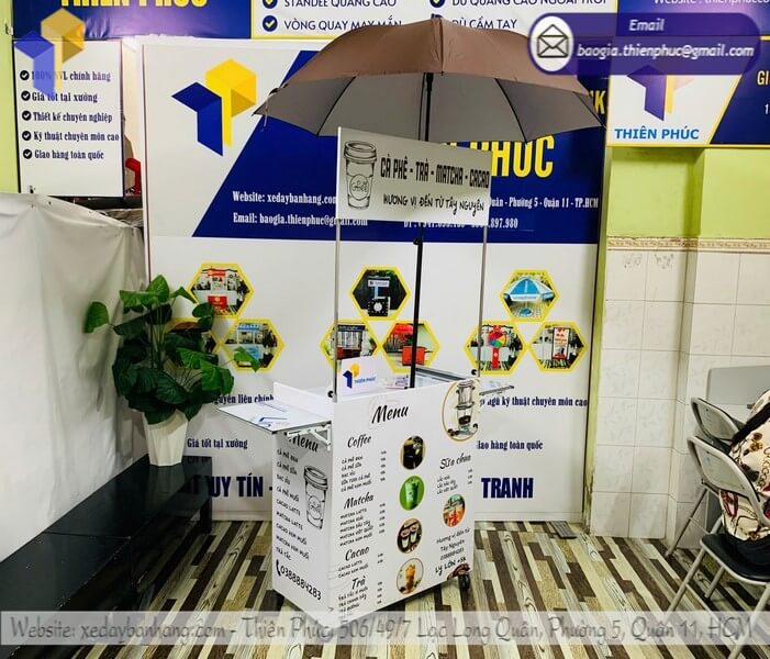Xe cà phê take away có dù in logo nổi bật
