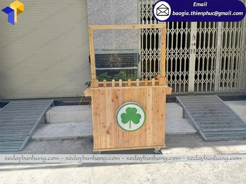 quầy gỗ bán trà sữa