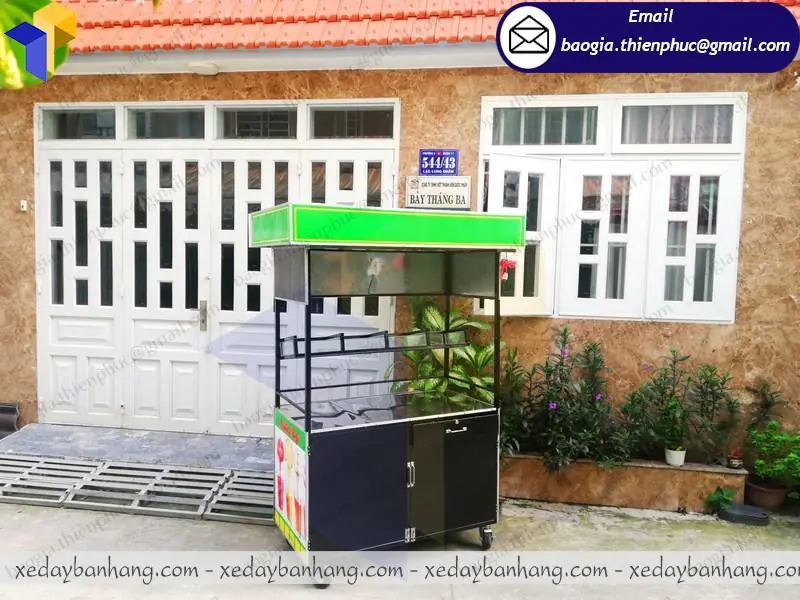 kiot bán đồ ăn vặt