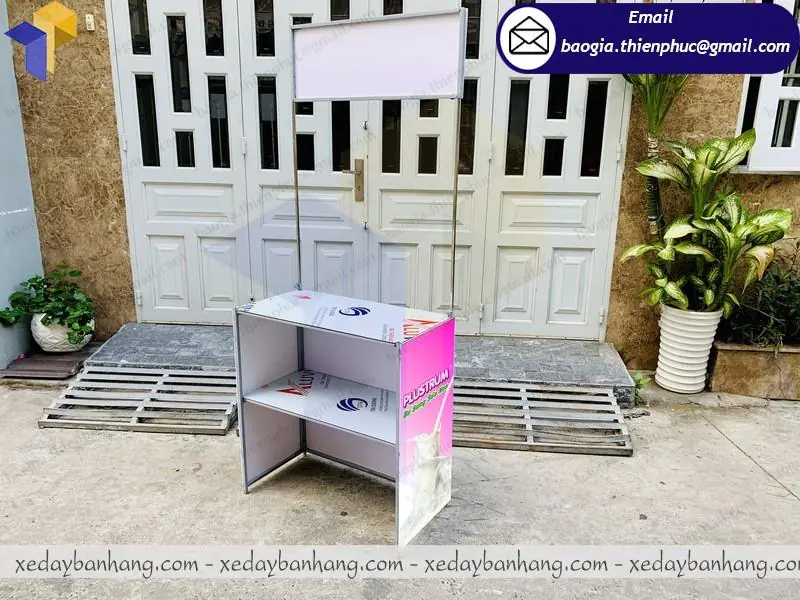 thiết kế quầy sắt sampling vỉa hè giá rẻ