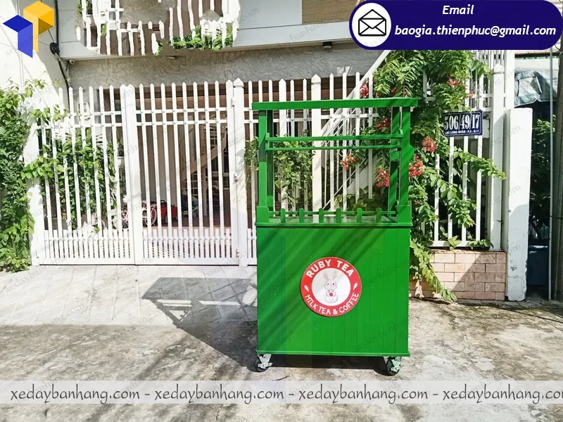 quầy gỗ bán trà sữa