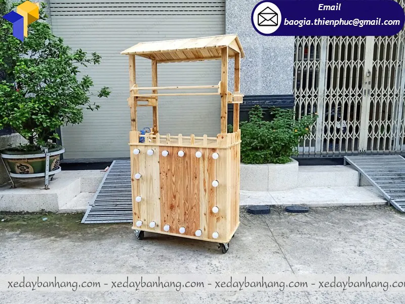 xe bán nước bằng gỗ