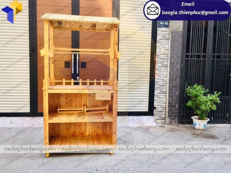 xe gỗ bán nước giải khát