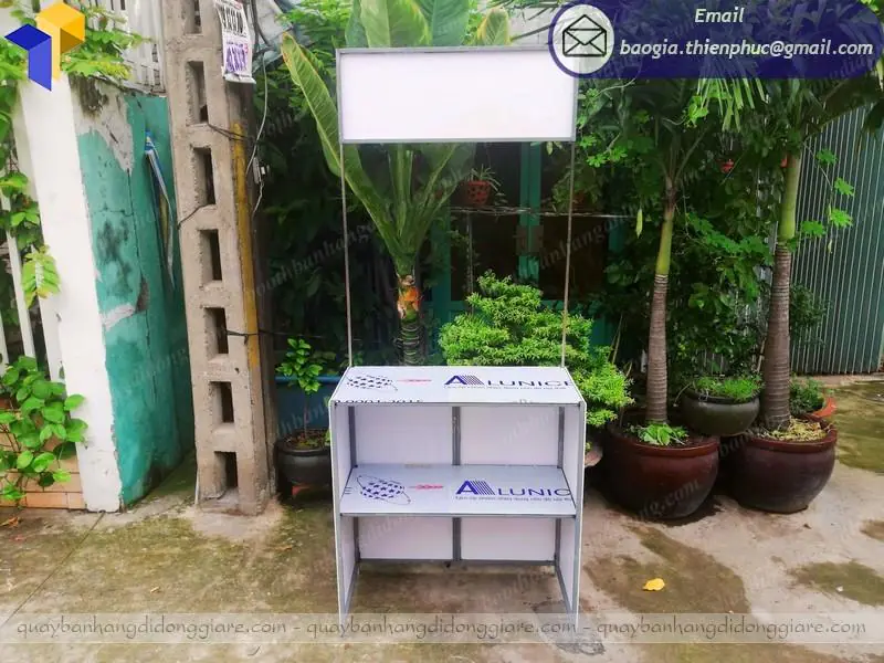 quầy kệ bán hàng vỉa hè