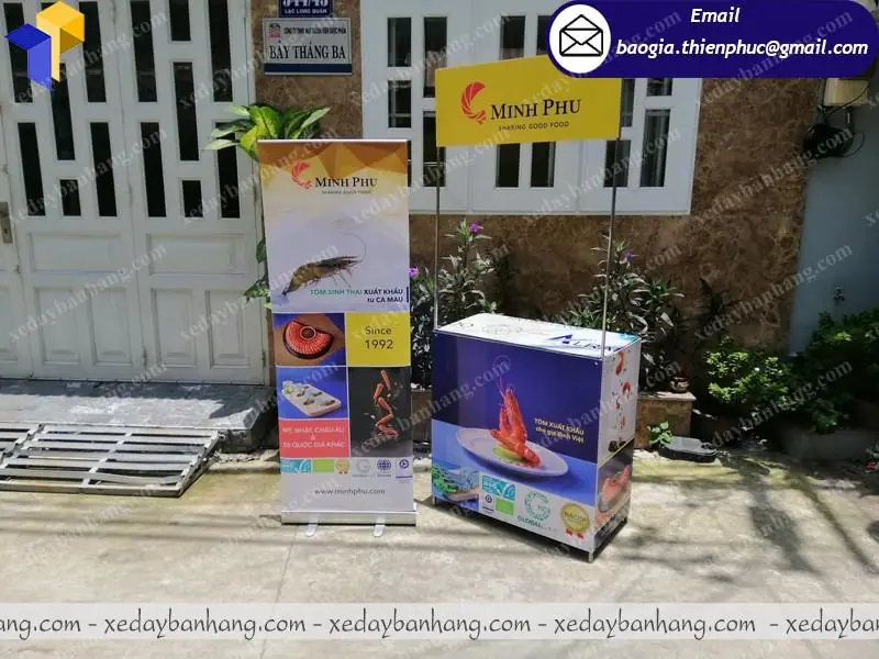 quầy kệ bán hàng quảng cáo