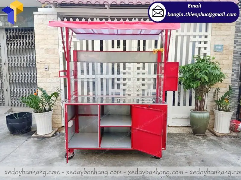 tủ sắt bán sinh tố nước ép