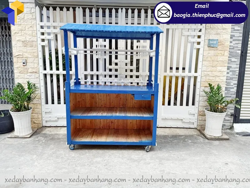 quầy gỗ bán sinh tố lưu động