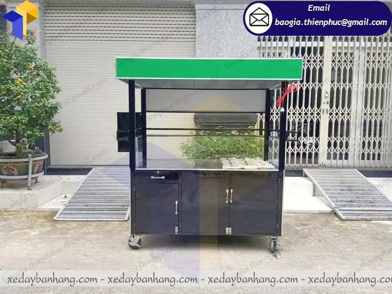 tủ sắt bán thức ăn vặt