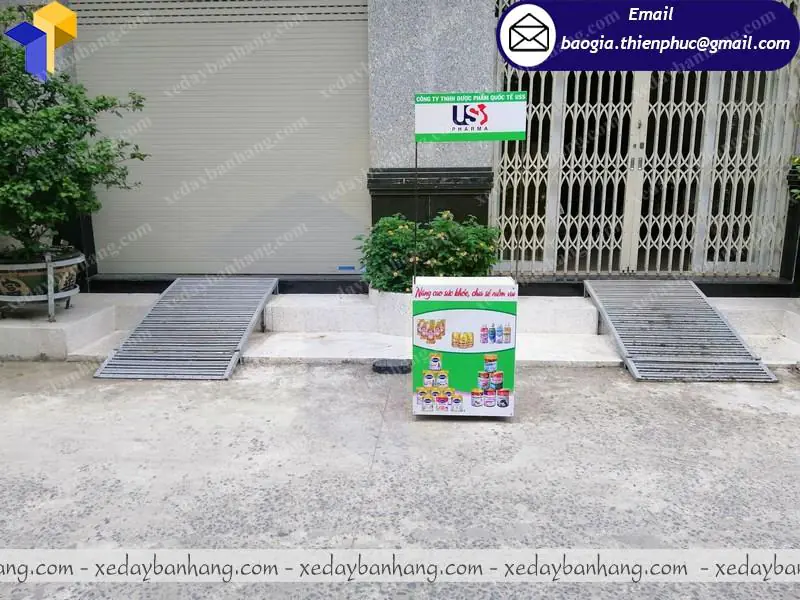 Đóng booth sampling bán hàng di động thiết kế độc đáo giá rẻ