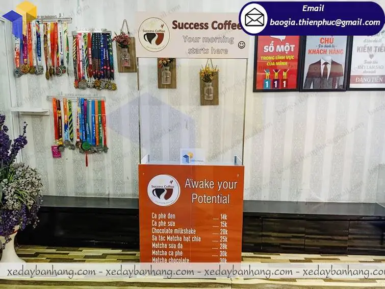 Star up với mô hình booth sắt bán cafe lưu động giá rẻ