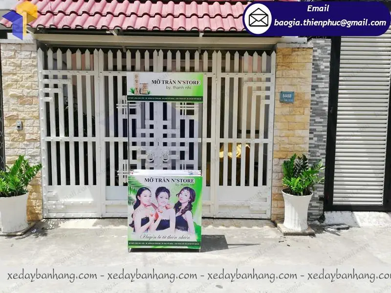 Xưởng thiết kế bàn sampling bán hàng quảng cáo giá rẻ