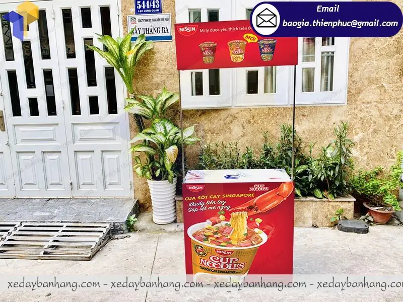 Quầy sampling sắt bán hàng trong siêu thị giá rẻ