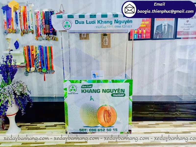 Chết mê chết mệt với mẫu booth lắp ráp bán trái cây tươi đẹp