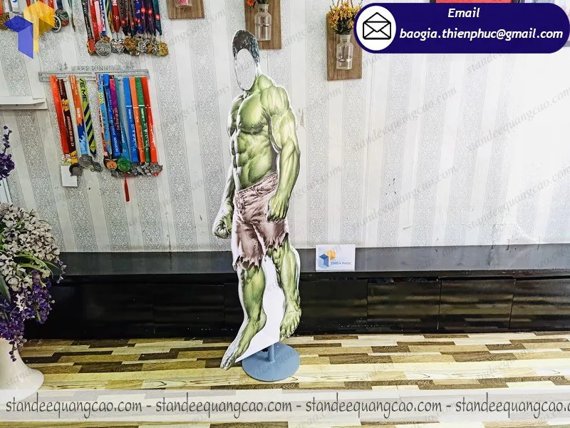 mẫu standee mô hình siêu anh hùng Hulk đẹp