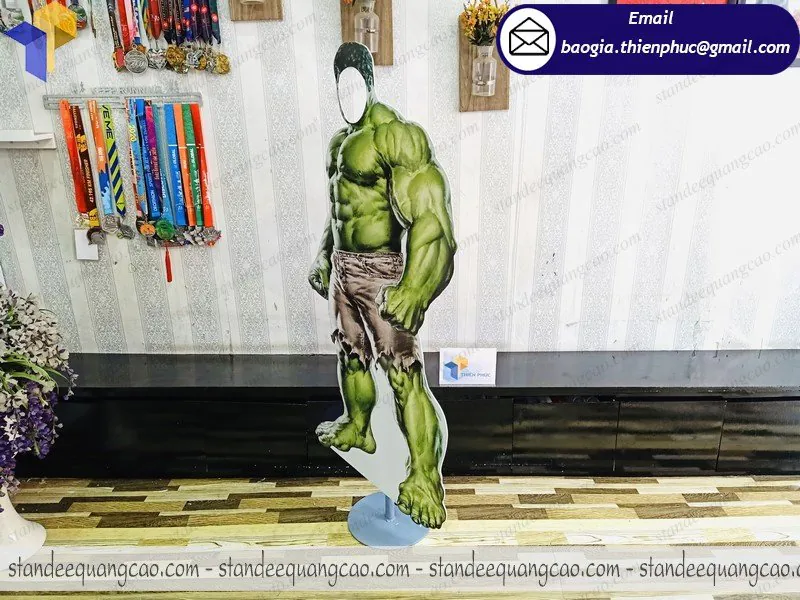 nơi bán standee mô hình siêu anh hùng Hulk