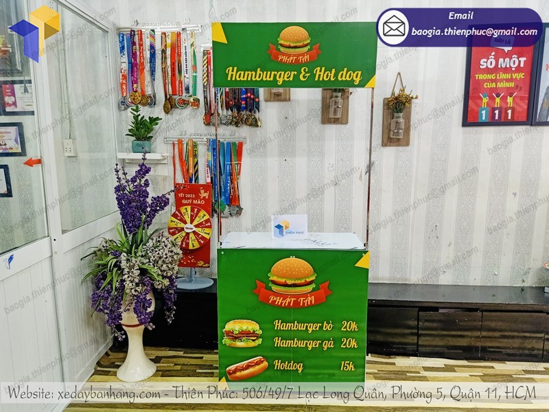 quầy bán hamburger vỉa hè